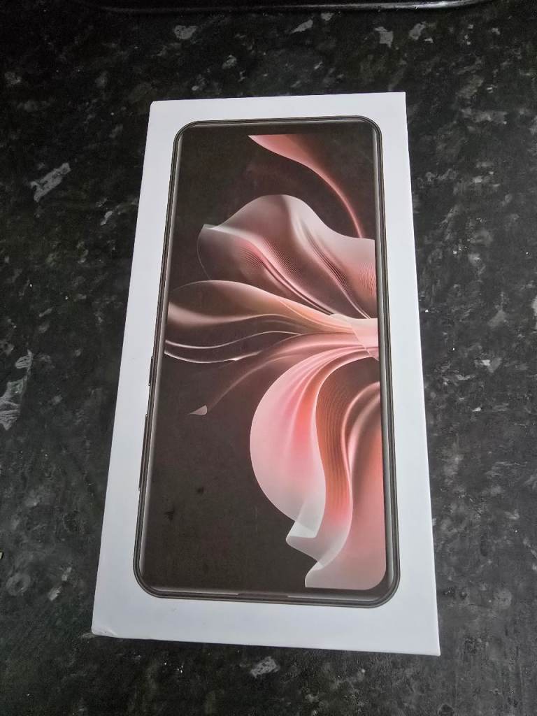 S26 Ultra Mobile Phone 1TB – White, As Good As New