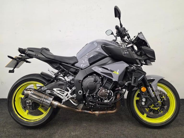 YAMAHA MT-10 ** KYB ADJUSTABLE SUSPENSION - RIDER MODES - QUICKSHIFTER **