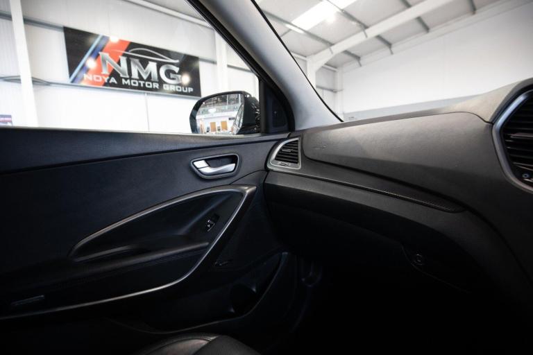 2016 Hyundai Santa Fe 2.2 CRDi Blue Drive Wiggins Edition SUV 5dr Diesel Auto 4WD Euro 6 (s/s) (7...