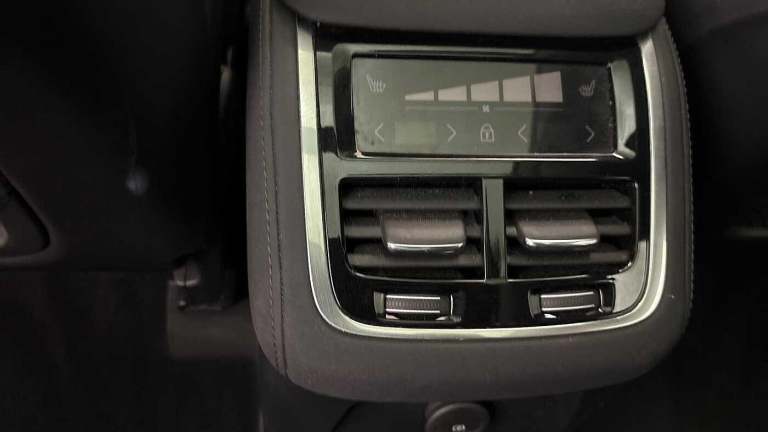 2025 Volvo XC90 Plus, T8 AWD Plug-in hybrid, Electric/Petrol, Dark, 7 Seats ( 360* Camera ) ESTAT...