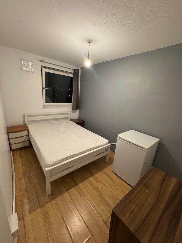 🌺Spacious Room Available | Mile End – E3 (Zone 2)| Bills Included!!
