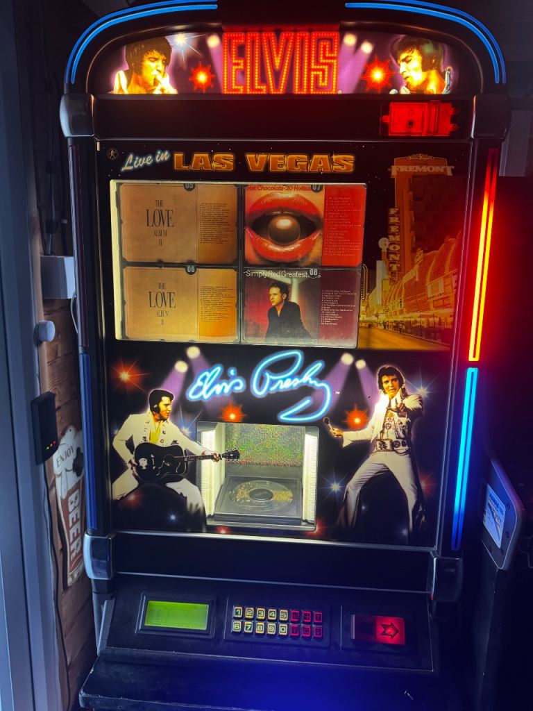 NSM Elvis limited edition juke box 100 cd speakers bracket stand 