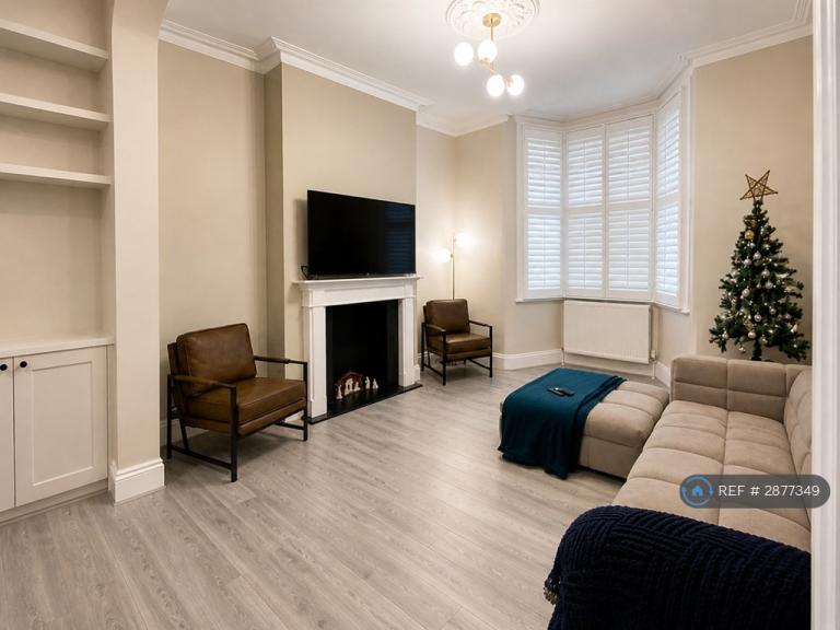 4 bedroom house in Munster Road, London, SW6 (4 bed) (#2877349)