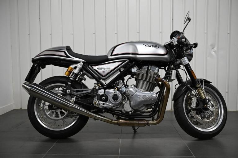 NORTON COMMANDO 961 CAFE RACER