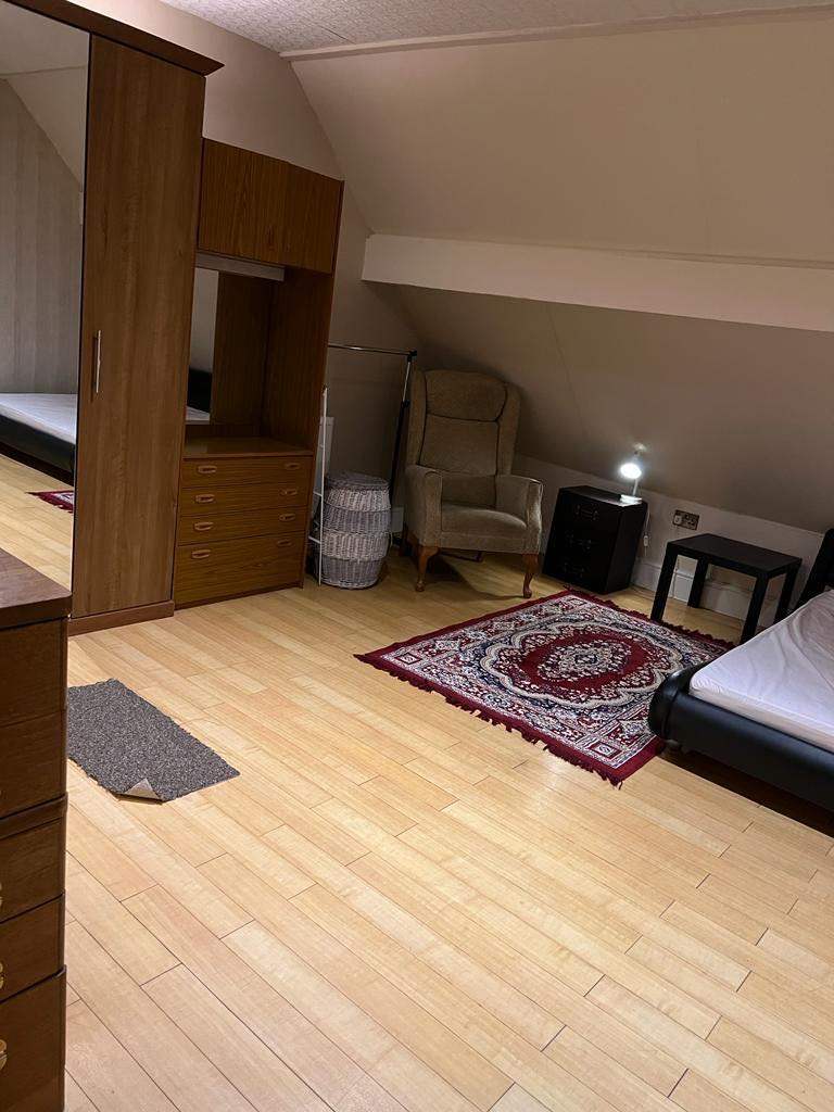 Perfect value rooms - 0.5mile from station s2