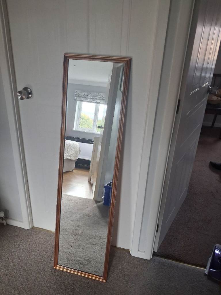 Long mirror 