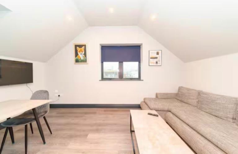 Contractors and groups! Ideal location central Brighton. 