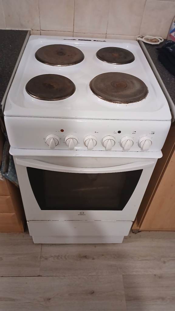INDESIT ELECTRIC COOKER
