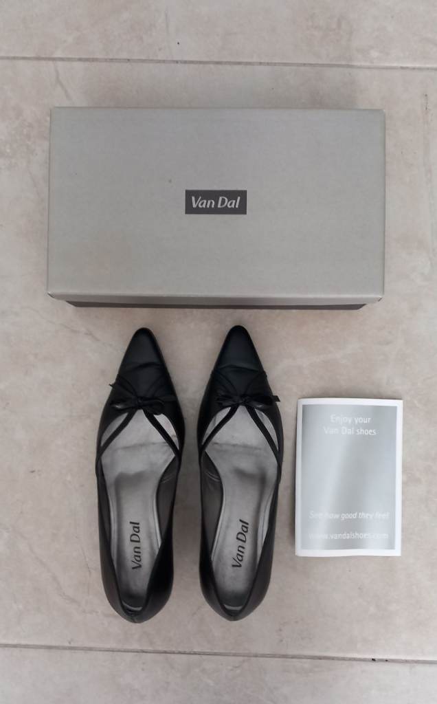Van Dal Frankie II Black Leather Heels - Size 6