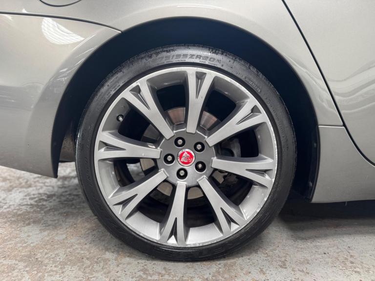 2017 Jaguar XJ 3.0d V6 Portfolio Auto Euro 6 (s/s) 4dr SALOON Diesel Automatic