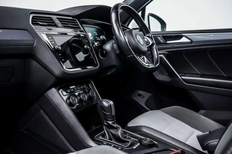 2020 Volkswagen Tiguan 2.0 TDi 150 4Motion R-Line Tech 5dr DSG ESTATE DIESEL Manual