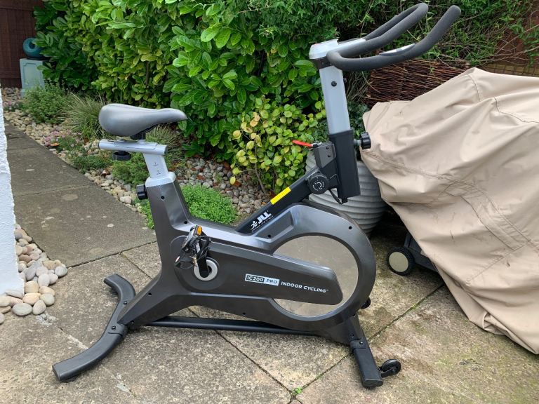 JLL IC200 Pro exercise bike