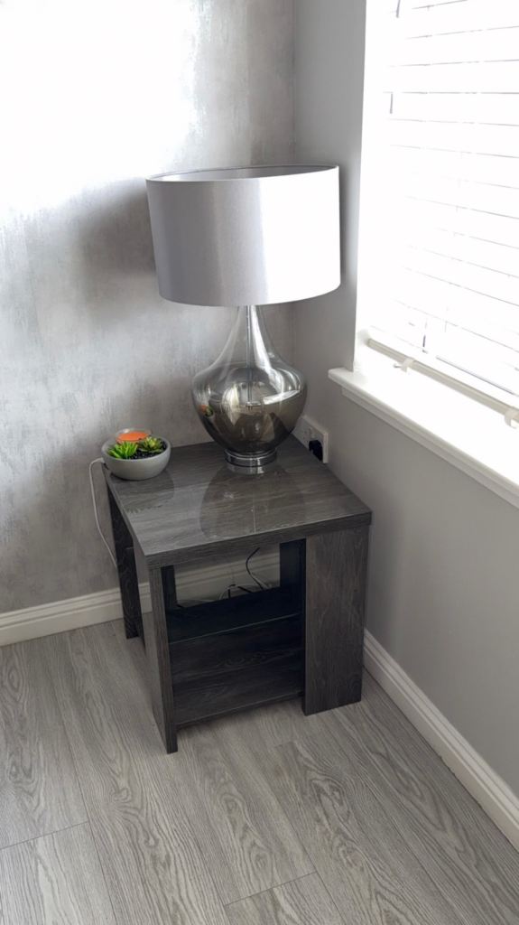 High gloss side board & side table 