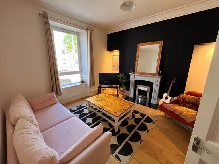 One Bedroom Converted Cottage for Rent, Rosemount