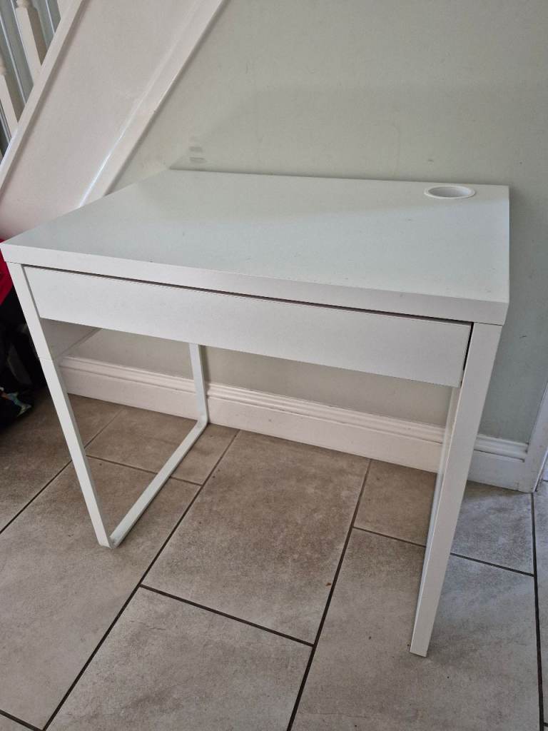 IKEA Micke desk