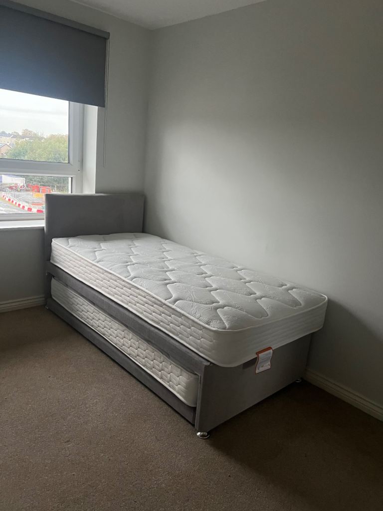 Single bed to double pull out 