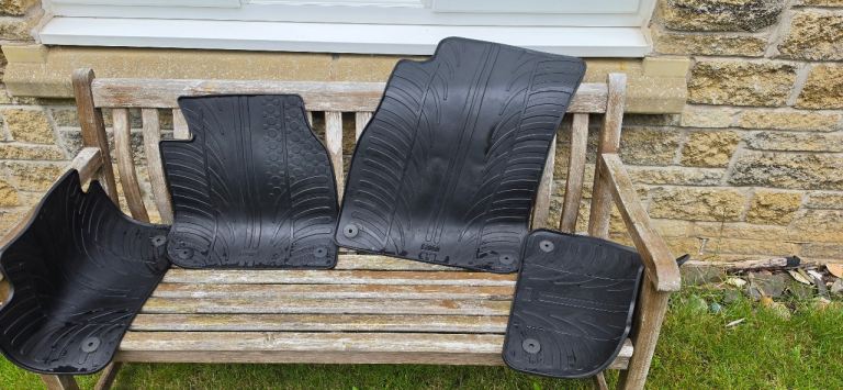 Volkswagen Touareg 2018+ rubber car mats and Proline boot liner