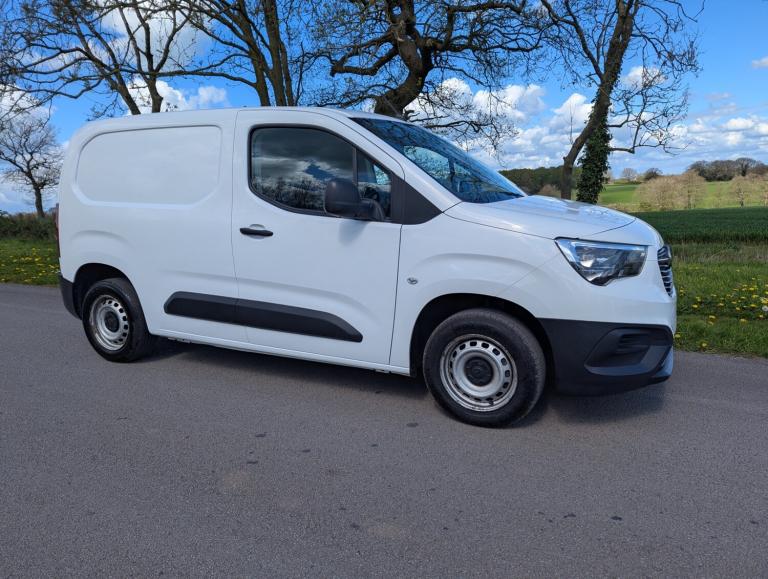 2022 Vauxhall Combo 2000 1.5 Turbo D 100ps H1 Dynamic Van PANEL VAN Diesel Manual