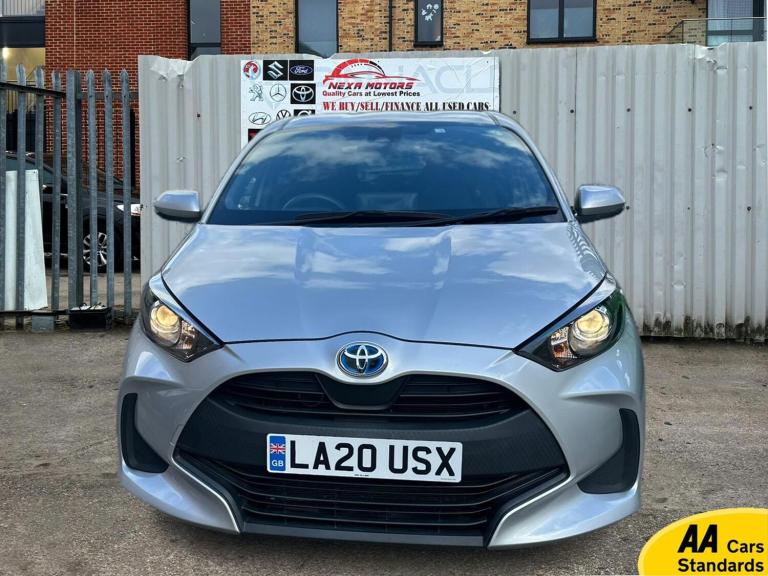 2015 Toyota Yaris 1.5 VVT-h Design Hatchback 5dr Petrol Hybrid E-CVT Euro 6 (s/s) (116 ps) Hatchb...