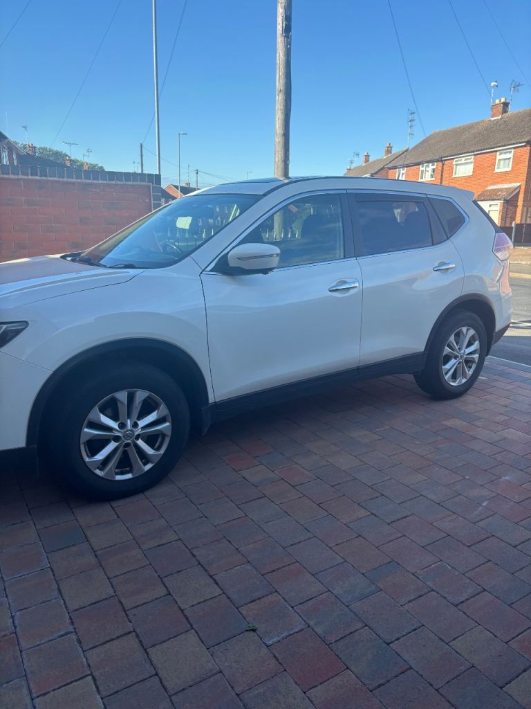 Nissan, X-TRAIL, Estate, 2015, Manual, 1598 (cc), 5 doors