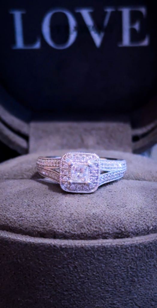 Vera Wang Diamond Engagement Ring – 18K White Gold 0.70ct Cost £3,499