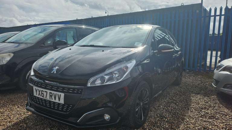 PEUGEOT 208 1.2 PureTech Black Edition 2017