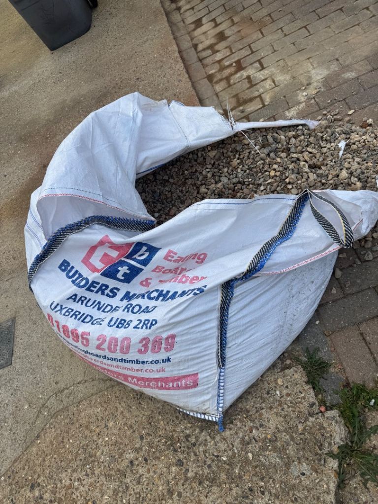 Gravel / pebbles /shingle 