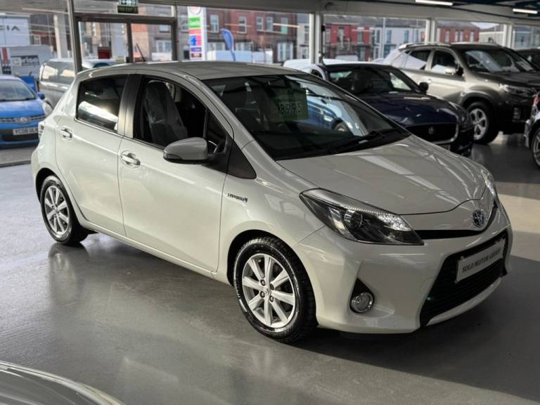 2014 Toyota Yaris 1.5 VVT-h Icon Plus Hatchback 5dr Petrol Hybrid CVT Euro 5 (101 ps) Hatchback P...