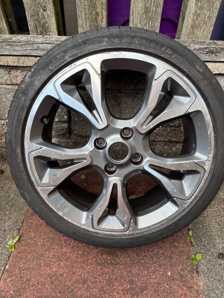 Ford fiesta MK8 St Line 18”alloy wheel