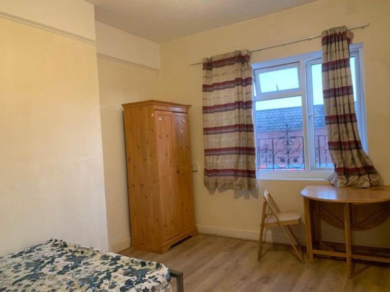 1 Double Bedroom for Rent - Penge High Street