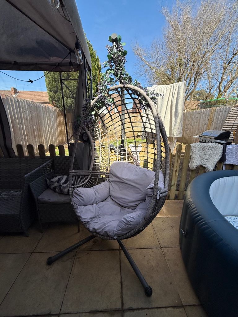 Egg chair grey