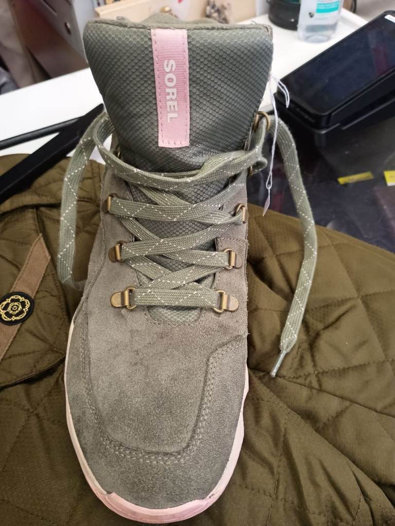 SOREL Grey Trainers with Pink Accents – Excellent Condition