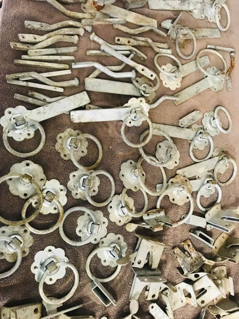 JOB LOT OF GALVANISED METAL WOOD FENCE GATE LATCHES, LOCKS ETC