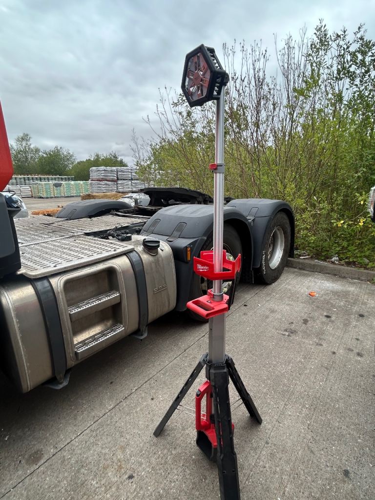 Milwaukee M18 Site Light on Tripod – Good Condition