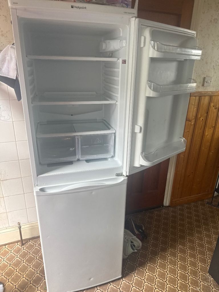 Hotpoint Fridge Freezer – White, Good Condition