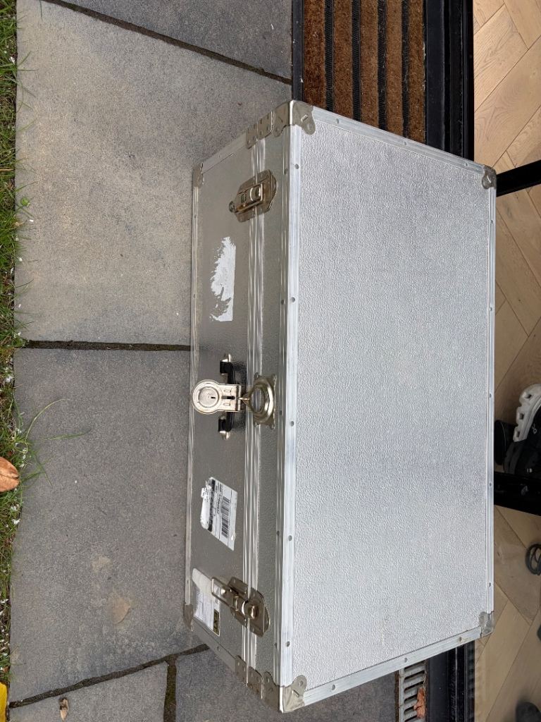 Aluminium Flight Case 90x50x35cm – Good Condition