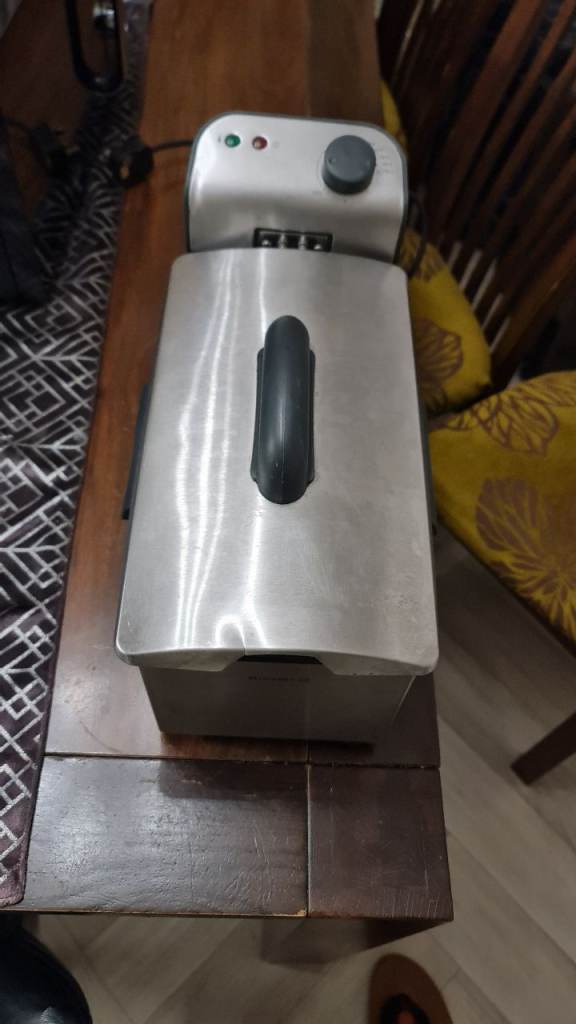 Breville Stainless Steel Deep Fryer – Good Condition