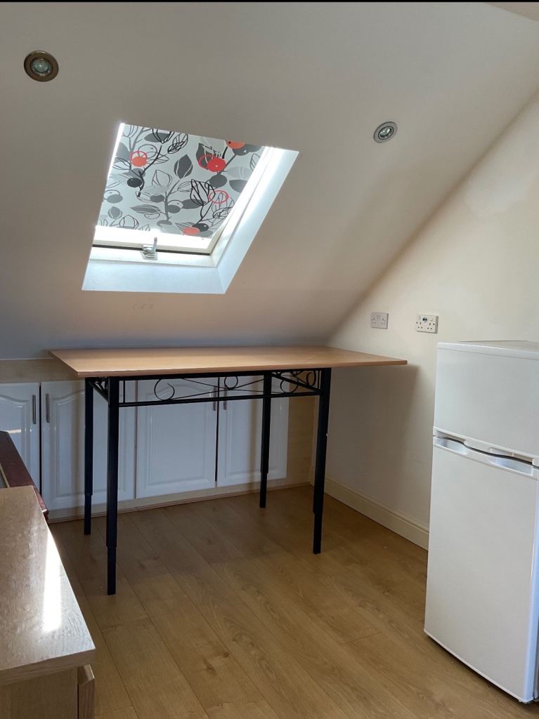 EXTRA-spacious Double Room/Loft Bedroom For Rent.