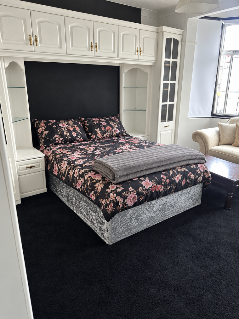 Double Room to Rent in Thornton Heath CR7 – £900 PCM, Bills Included