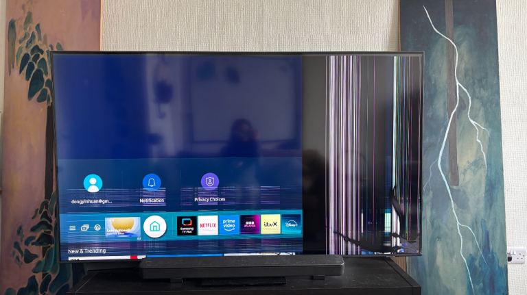 Samsung 75” Q70A QLED Smart TV – Screen Damaged (Fully Working Otherwise)