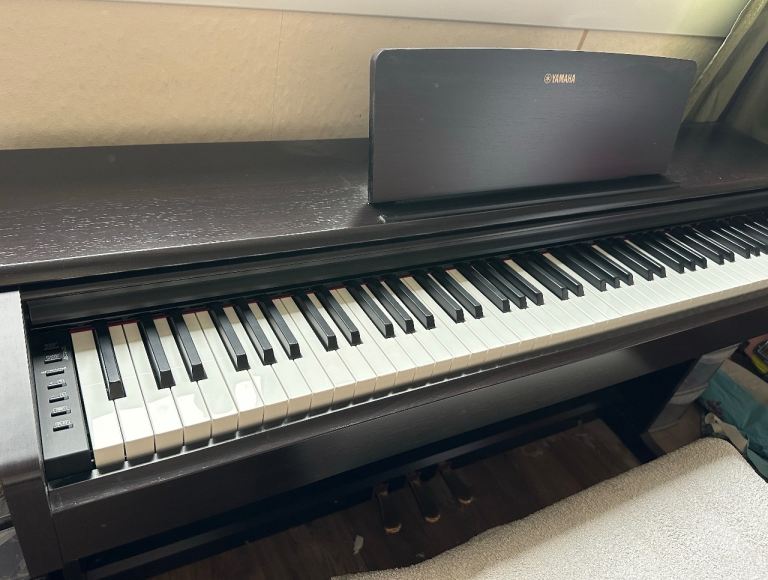 Yamaha YDP 144