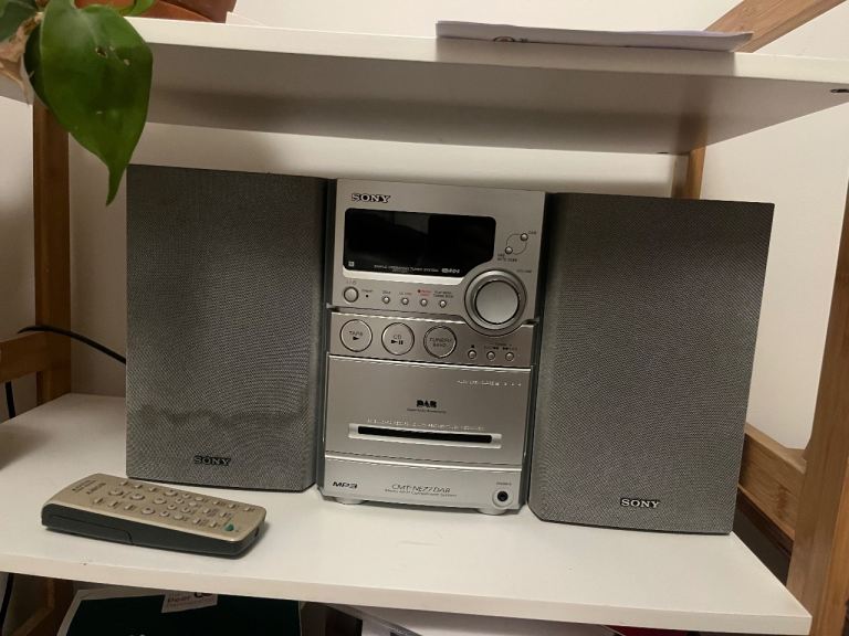 Sony CMT-NEZ7DAB Micro Hi-Fi System - DAB/FM Radio, CD, Cassette, MP3 - Silver