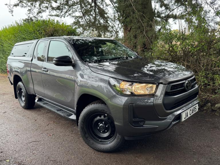 2025 Toyota Hilux 2.8 D-4D Active Pickup Extra Cab Diesel Manual 4WD  Euro  6 