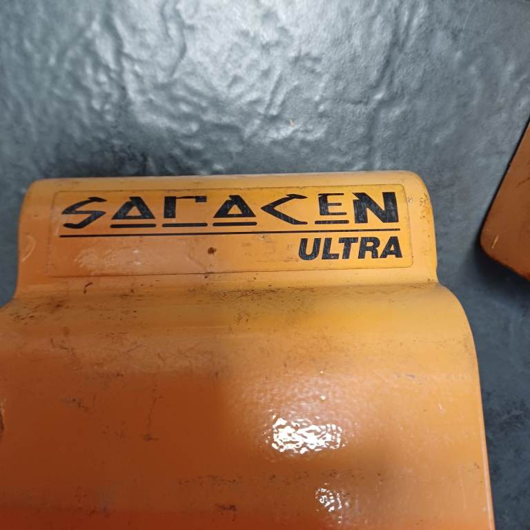 Hitch lock saracen