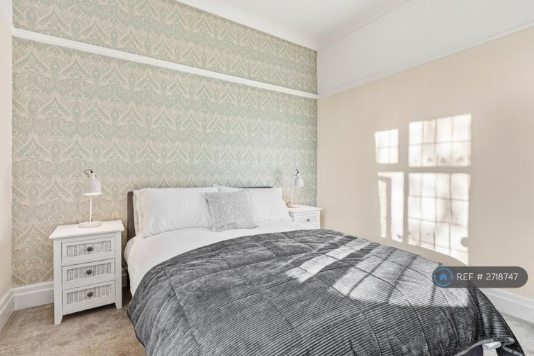 1 bedroom in Lullington Road, Salford, M6 (#2718747)