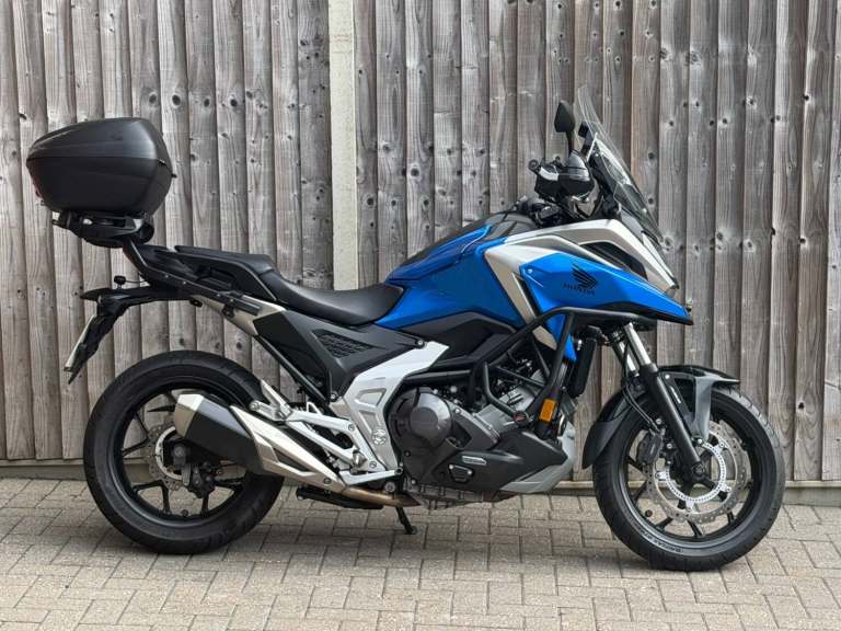 HONDA NC750X DCT ABS 2021 (21) + 7,200 MILES + GIVI TOP BOX