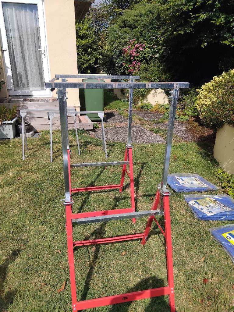2 Minotaur extendable Sawhorse trestles 