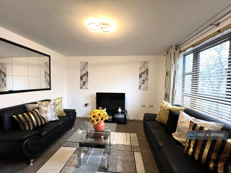 2 bedroom flat in Bucksburn, Aberdeen, AB21 (2 bed) (#2819992)