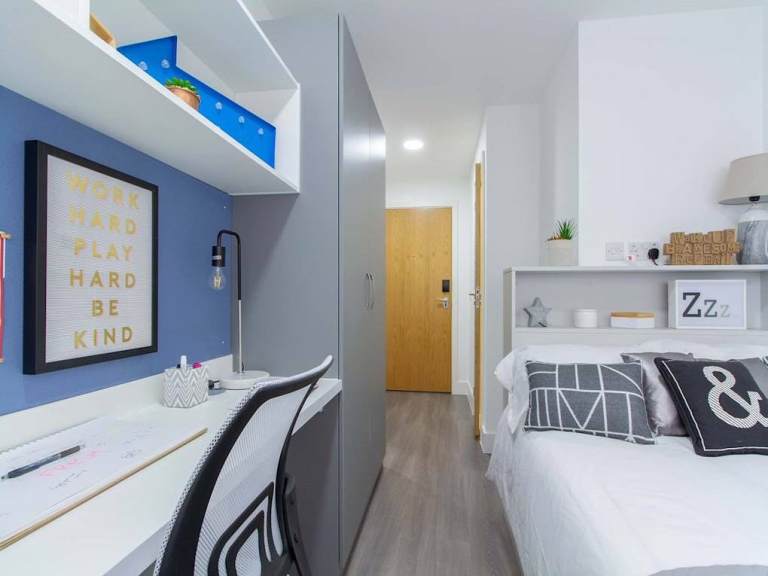 En-suite room in The Collegeland accommodation