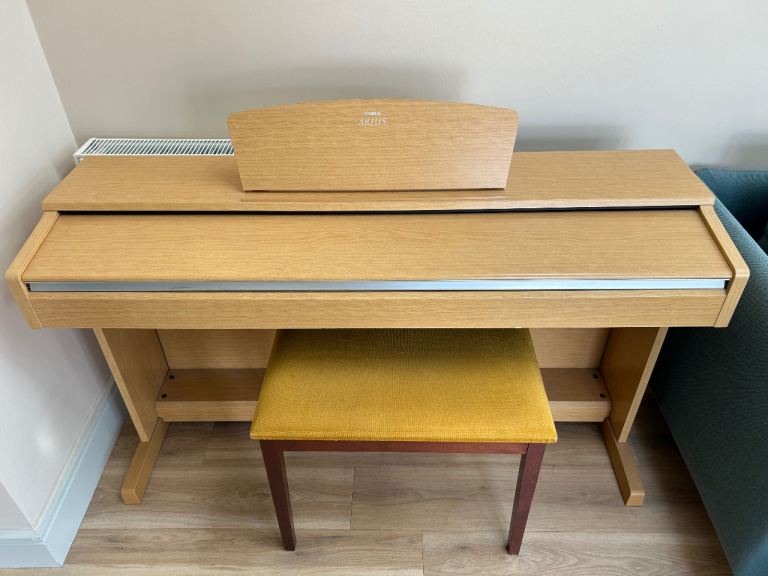 Yamaha electric piano YDP 140 
